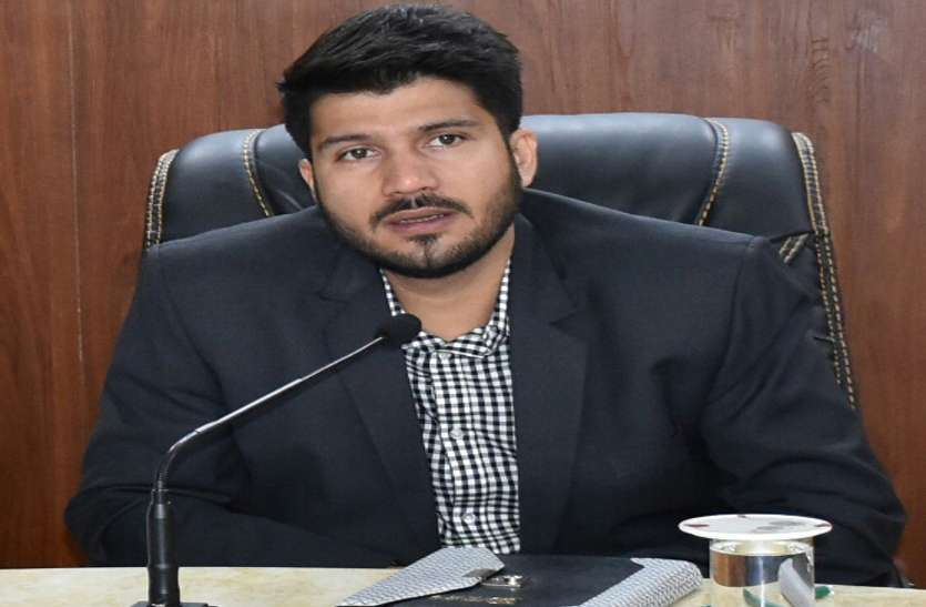 IAS Deepak Soni इस IAS ने स्टूडेंट्स को सफलता के दिए टिप्स, ये भी कहा- सिर्फ अच्छे अंक प्राप्त कर लेने से जीवन में सफलता सुनिश्चित नहीं होती