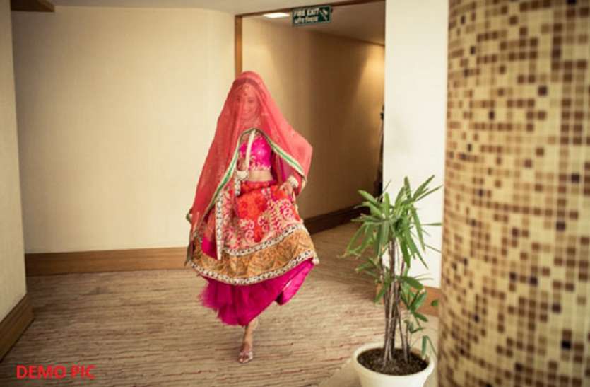 in odisha bride rejects drunk groom walks out of her wedding शराब के नशे में धुत दूल्हे को देखकर दुल्हन ने शादी के लिए किया मना