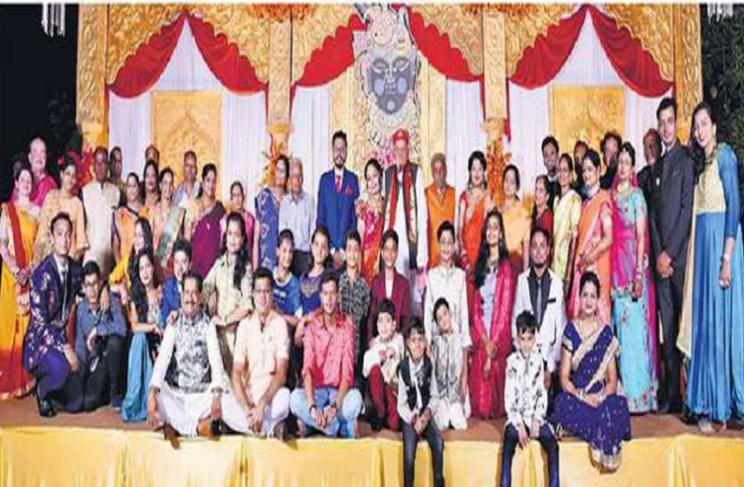 haridas parikh विश्व परिवार दिवस स्पेशल: एक ऐसा परिवार जो पिछली 4 पीढ़ियों से रह रहा है एक ही छत के नीचे...