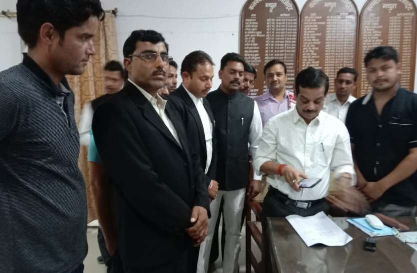 lawyer आगरा और मेरठ के बाद अब यहां के वकीलों ने मांगी इलाहाबाद हाईकोर्ट की खंडपीठ, दिए हैं ये तर्क