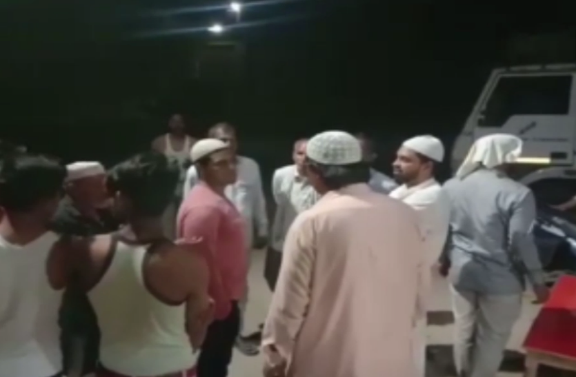 news पत्नी नहीं कर सकी पति और ससुर की ये मांग पूरी तो किया ऐसा हाल, महिला की गूंजी चीख- देखें वीडियो
