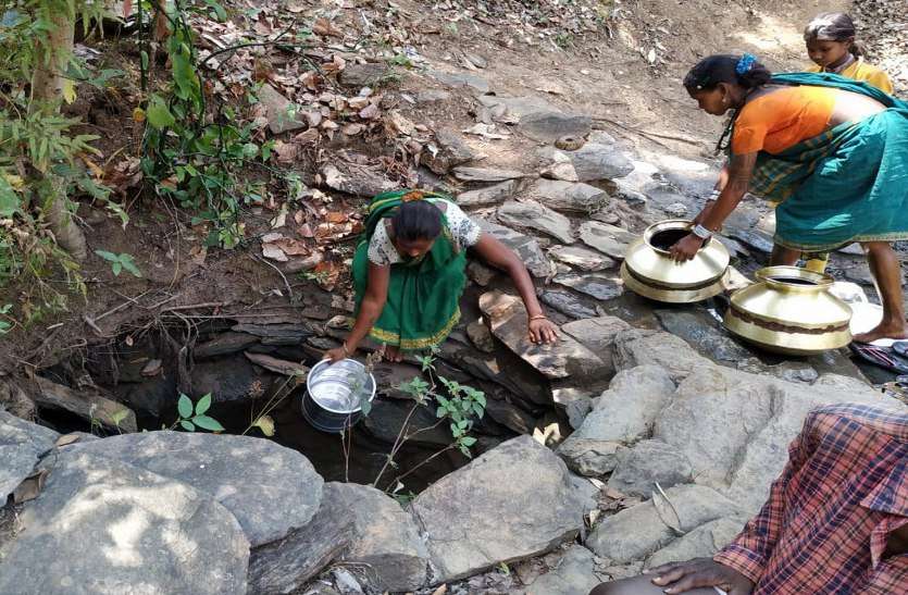 kawardha #Water Crisis : पानी के एक एक बूंद के लिए तरस रहे, वाटर लेबल पहुंचा 250 फीट