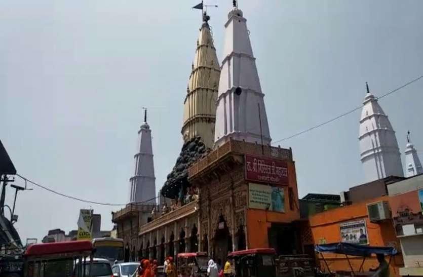 danghati विश्व प्रसिद्ध गोवर्धन के दानघाटी मंदिर में करोड़ों का घोटाला, जांच शुरू, घोटालेबाजों में खलबली, देखें वीडियो