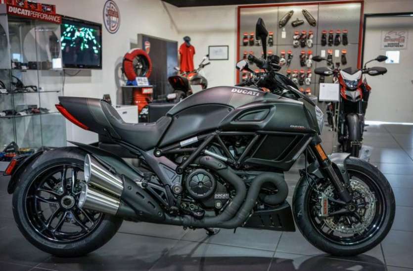 ducati Ducati Diavel सुपरबाइक पर मिल रहा 6 लाख रुपये का बंपर डिस्काउंट