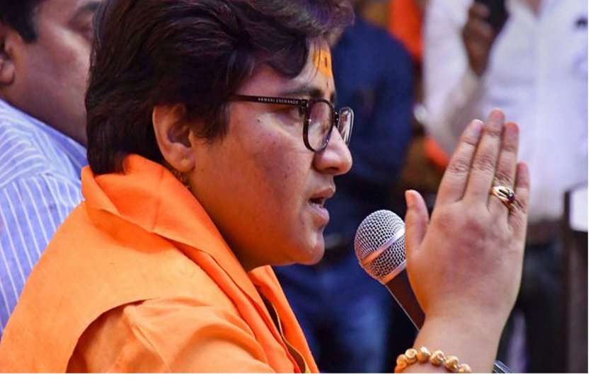 pragya Controversy: नाथूराम गोडसे को देशभक्त बताकर फंस गईं साध्वी, भाजपा की भी बढ़ा दीं मुश्किलें
