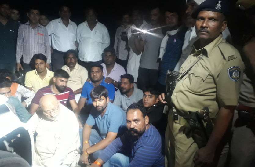 Prahlad Modi dharna पीएम के छोटे भाई प्रहलाद माेदी के धरने पर बोले रामपाल जाट- देश को गुमराह कर रहे PM