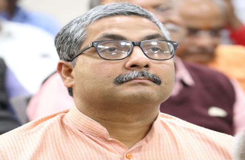 anil saumitra साध्वी के बाद बीजेपी के इस नेता के बिगड़े बोल, कहा- महात्मा गांधी पाकिस्तान के राष्ट्रपिता थे