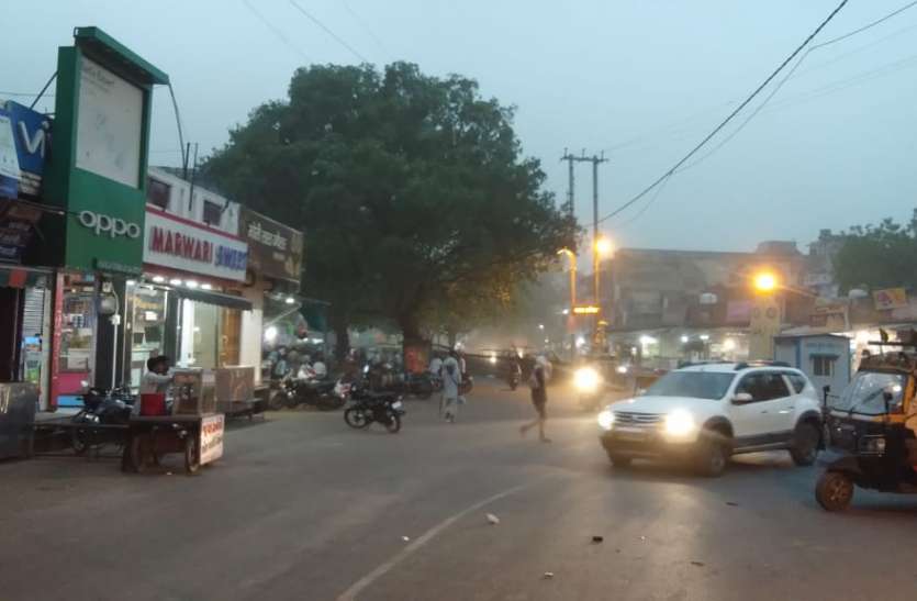 sheopur श्योपुर में चली तेज आंधी, कराहल में बूंदाबंादी
