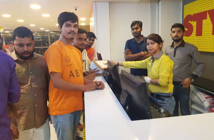 ABVP is helping Pepole affected by phaniv storm in Orissa उड़ीसा में फोनी से तबाह लोगों की मदद के लिए आगे आया विद्यार्थी परिषद्