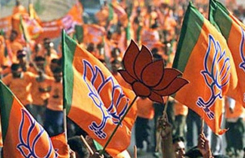 bjp पार्र्किंग, मजबूत लोक परिवहन और घर-घर नर्मदा का पानी भाजपा के घोषणा पत्र में