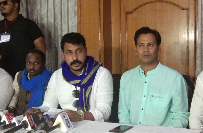 Bhim army dalit atrocities, Chandrashekhar azad, Gujarat दलित उत्पीडऩ पर भीम आर्मी प्रमुख चंद्रशेखर आजाद ने गुजरात सरकार को दी चेतावनी