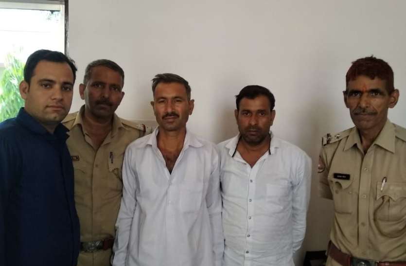 Kidnapping young man, caught on location from Mahuva युवक का अपहरण, लोकेशन पर महुवा से पकड़ा