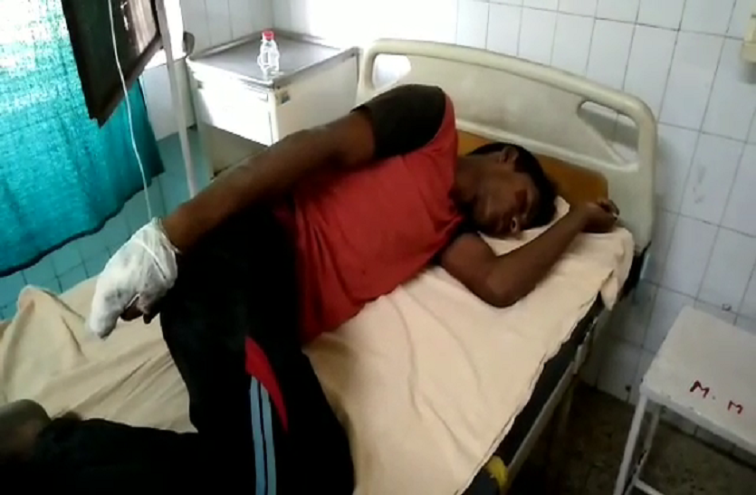Dalit brutally beaten बसपा को दिया वोट तो भाजपाईयों ने दलितों को घेर कर पीटा