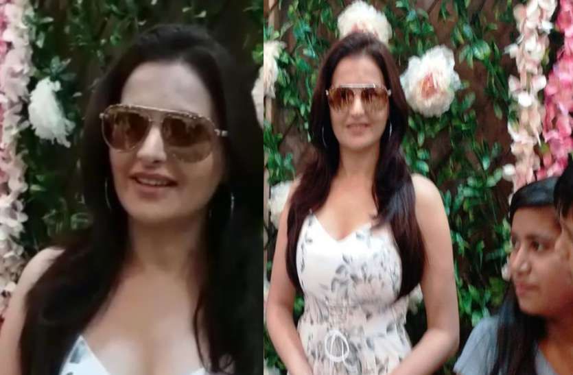 Monica Bedi सपा के गढ़ में पहुंची यह अभिनेत्री, इस बात को लेकर की बड़ी तारीफ, कहा- मुझे इसका इंतजार रहेगा