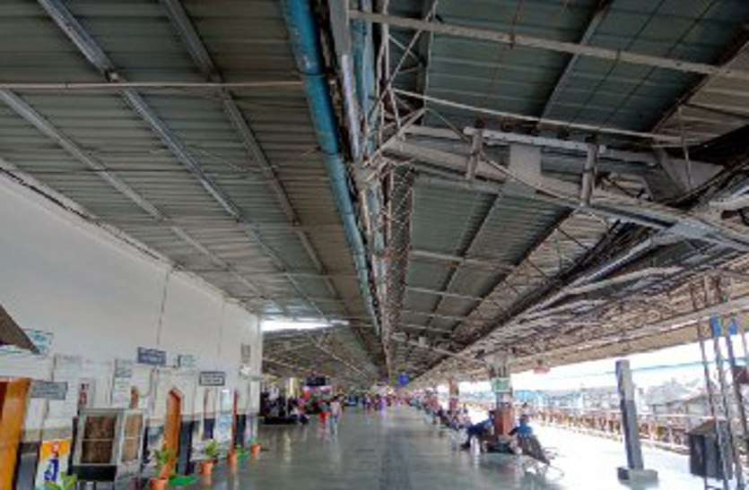 Bilaspur misting machine रायपुर , नागपुर में मिस्टिंग मशीन यात्रियों को दे रहा सुकून , लेकिन बिलासपुर में बह रही उलटी गंगा