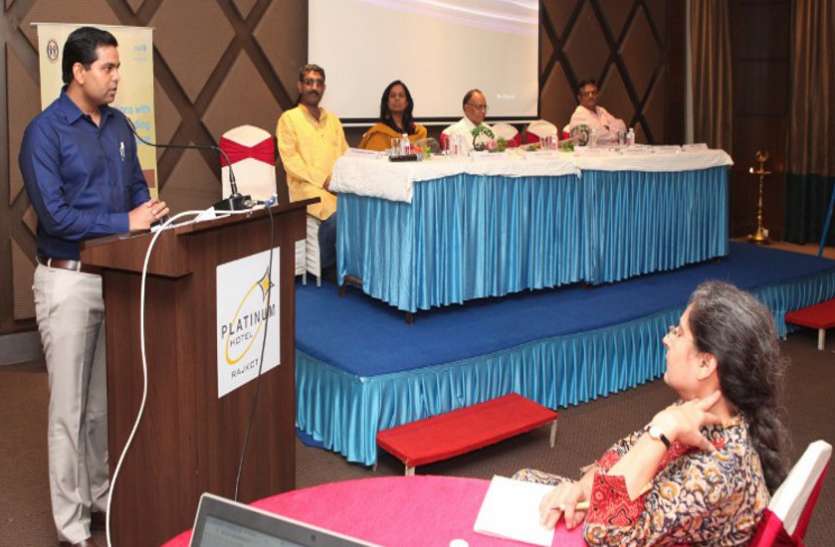 seminar 25 प्रतिशत युवतियों का 18 वर्ष से पहले विवाह