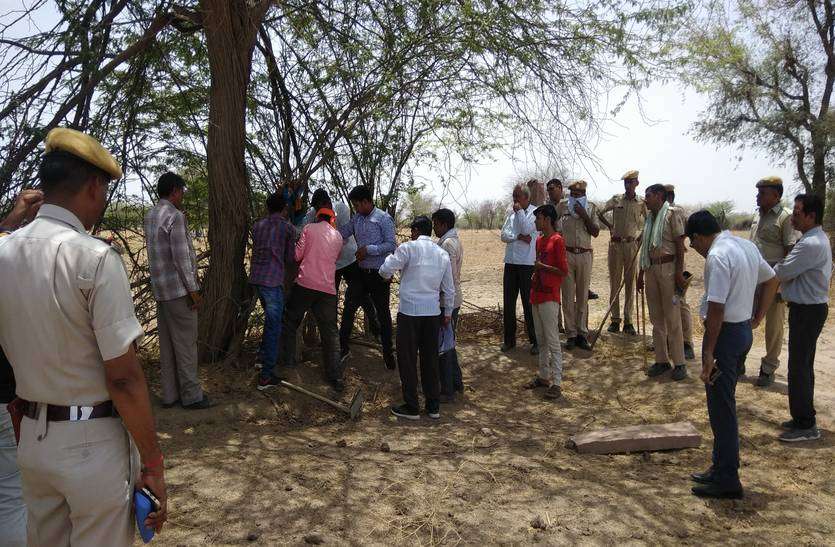 Demarcation of account holder land in Piparcity सुरक्षा के बीच हुआ पप्पूदास की खातेदारी भूमि का सीमांकन