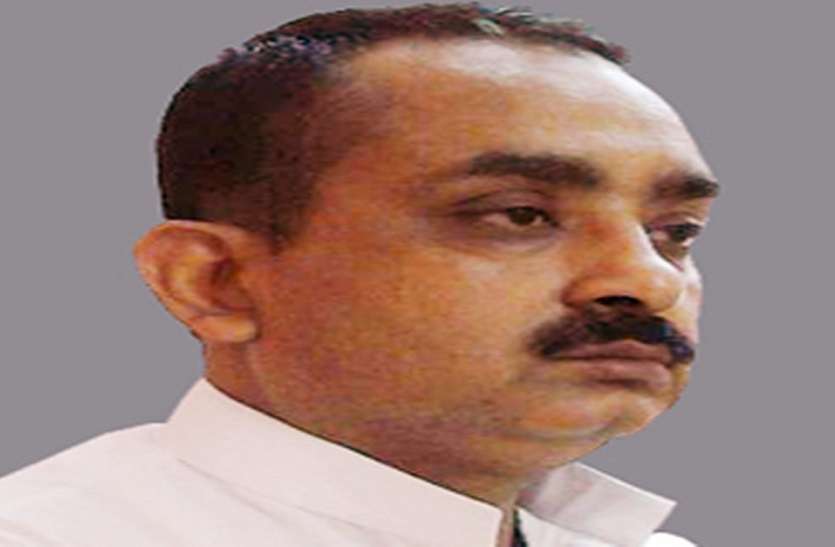 up news छात्रा से दुष्कर्म मामले में बीजेपी विधायक के खिलाफ गैर जमानती वारंट, कुर्की का आदेश