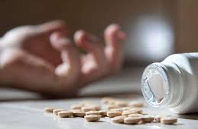 Try to suicide शादी करने के लिए पति घर ले आया दूसरी युवती तो पत्नी ने खा लिया जहर, सुसाइड नोट में लिखी ये बातें