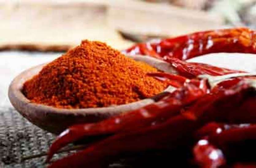 किसान की आंखों में मिर्ची पाउडर झोंक कर उतार दिया मौत के घाट किसान की आंखों में मिर्ची पाउडर झोंक कर उतार दिया मौत के घाट