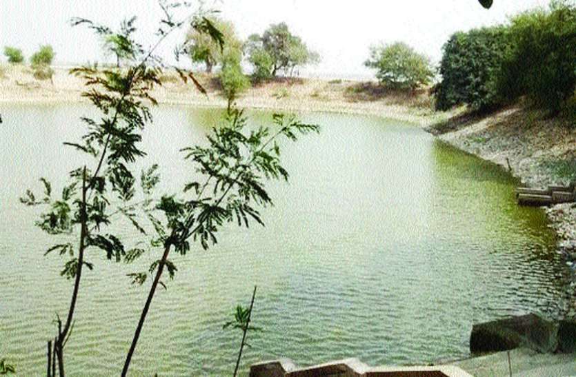 रंग ला रही है तालाबों में नदियों का पानी भरने की योजना रंग ला रही है तालाबों में नदियों का पानी भरने की योजना