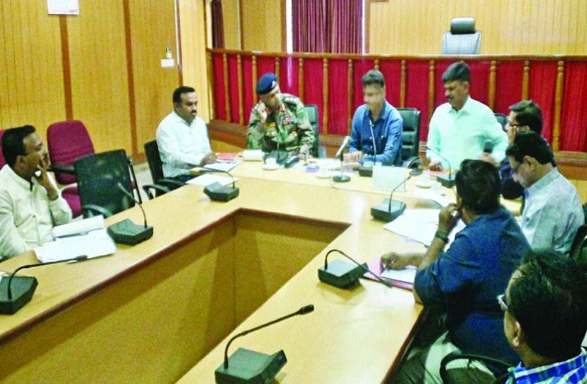 अधिकारियों को दिए कचरा निस्तारण के निर्देश अधिकारियों को दिए कचरा निस्तारण के निर्देश