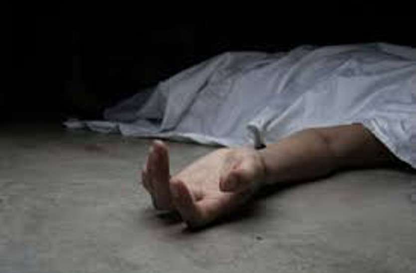 Dead body बाइक पर सवार होकर घर लौट रहे थे प्रधानपाठक, रास्ते में पिकअप ने दी दर्दनाक मौत