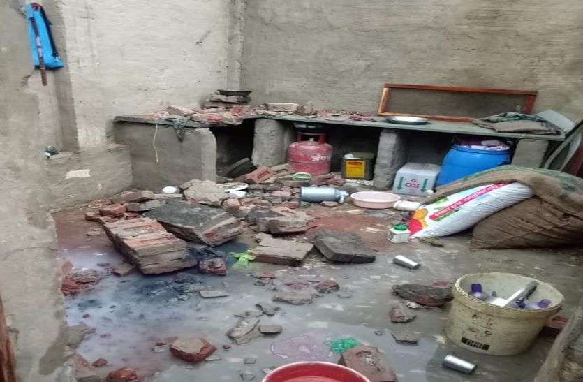 Thunderstorm: पेड़-खंभे एक झटके में धरायाशी, 28 से अधिक गांव-ढाणियों में सप्लाई बाधित, तस्वीरों में देखे तबाही का खौफनाक मंजर