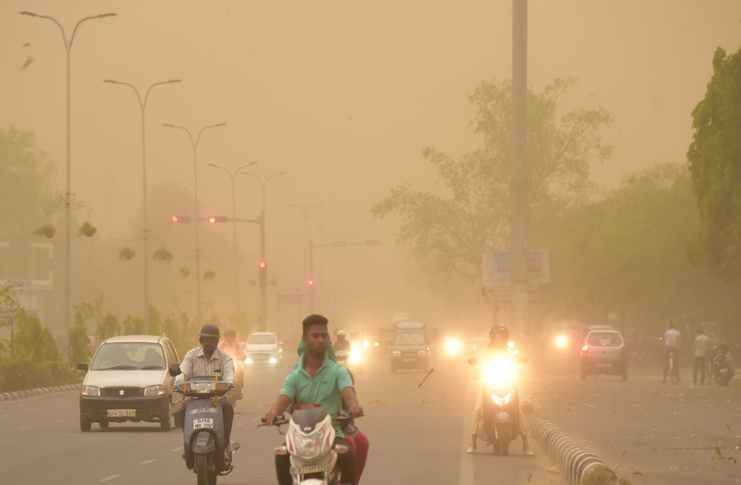 dust 45 मिनट जयपुर पर पड़े भारी, अंधड़ में उड़ी राजधानी, दीवार गिरी, सौ से ज्यादा खम्भे टूटे, पेड़ गिरे, आज भी अंधड़ की चेतावनी