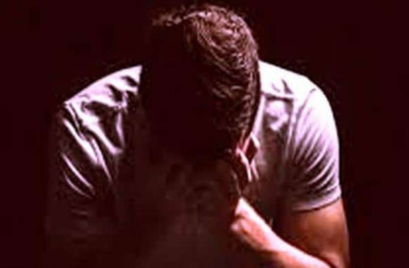ghaziabad एसएसपी के पास पहुंचा पति, बोला- साहब मुझे मेरी बीवी से बचाओ