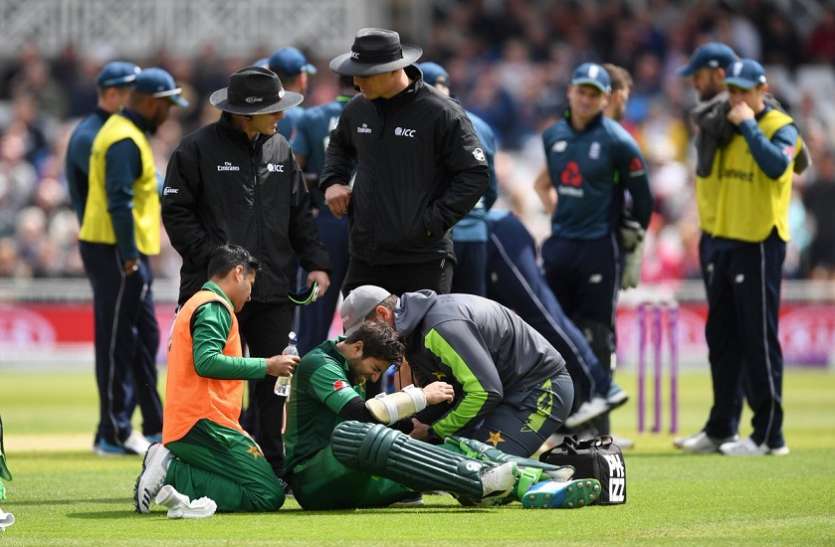 england vs pakistan World Cup से पहले फिर बढ़ीं पाकिस्तान की मुश्किलें, टीम का सलामी बल्लेबाज हुआ चोटिल