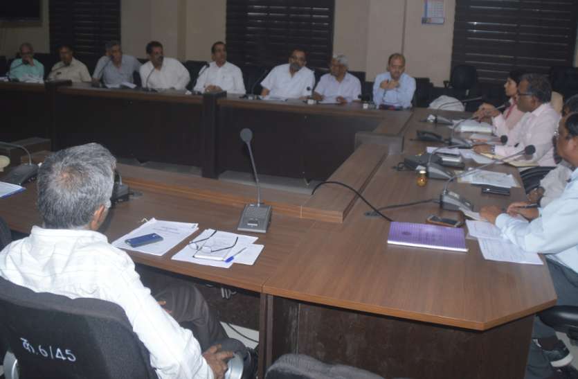 Encroachment will remove from floods in 19 wards in the city शहर में बाढ़ प्रभावित 19 वार्ड में नालों से हटेगा अतिक्रमण, निगम और राजस्व अधिकारी इस तरह चलाएंगे अभियान