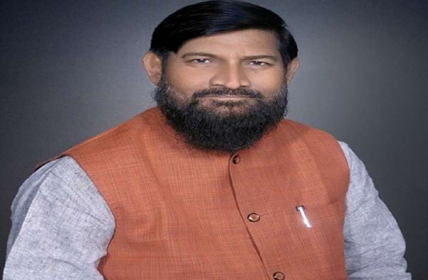 Dinanath Bhaskar पीठासीन अधिकारी ने किया बूथ पर मारपीट से इनकार