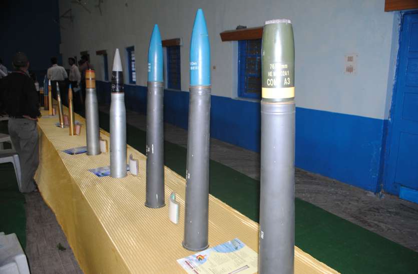 In the OFK, the production of this bomb has been started from last financial year. About 9,000 bombs were prepared and handed to the army in the semi-knocked down (SKD) format in the factory. टैंक एमुनेशन बनाने में स्वीडन पर कम होगी निर्भरता