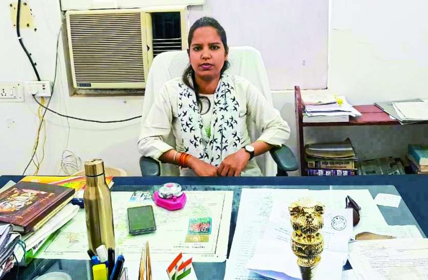 After the police, now the SDM on the mineral department is a smart target, पुलिस के बाद अब खनिज विभाग पर एसडीएम ने साधा निशाना, जानिए क्या कहा