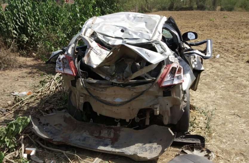 When five dead bodies reached together, Maacha Kohram was greasy with every eye एकसाथ पांच शव पहुंचे तो मचा कोहराम, हर आंख से छलक रहे थे आंसू