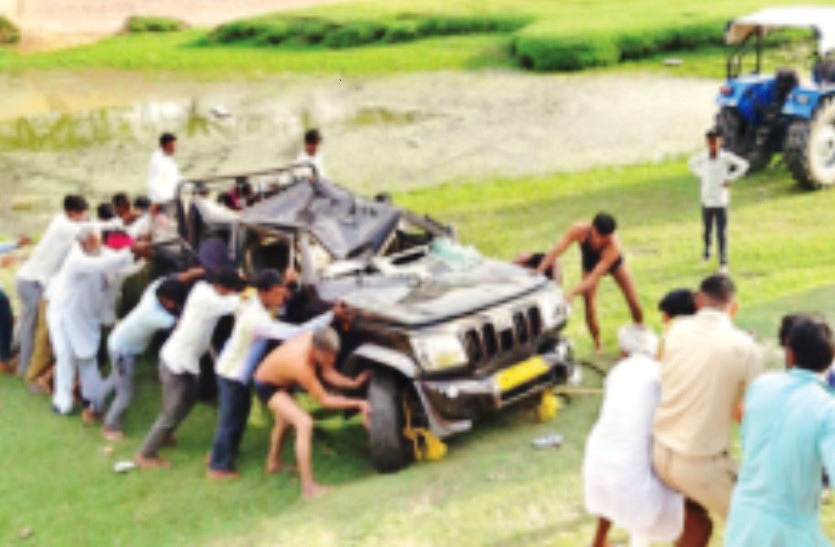 accident राजस्थान में यहां बेकाबू गाड़ी 20 फीट नीचे नहर में गिरी, दो युवकों की मौत