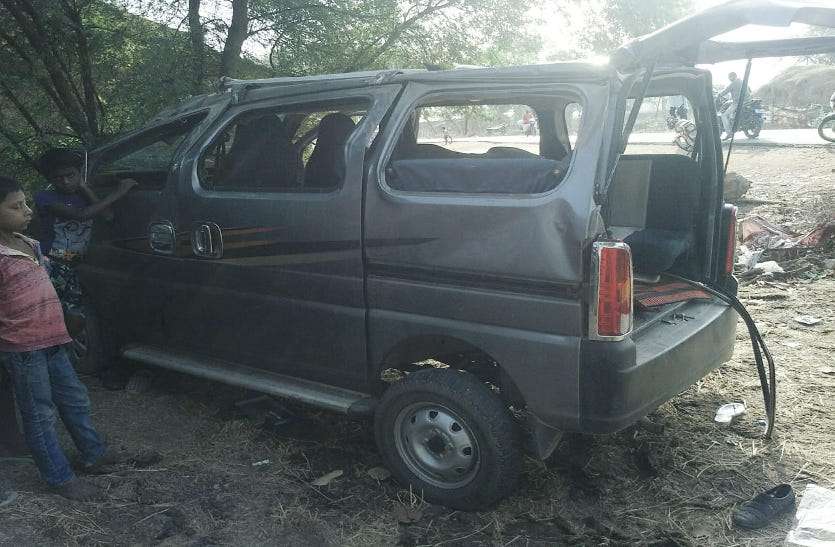 car accident शादी समारोह से लौट रहा परिवार, अचानक रास्ते में हो गया दर्दनाक हादसा, बच्चे की मौत 7 घायल