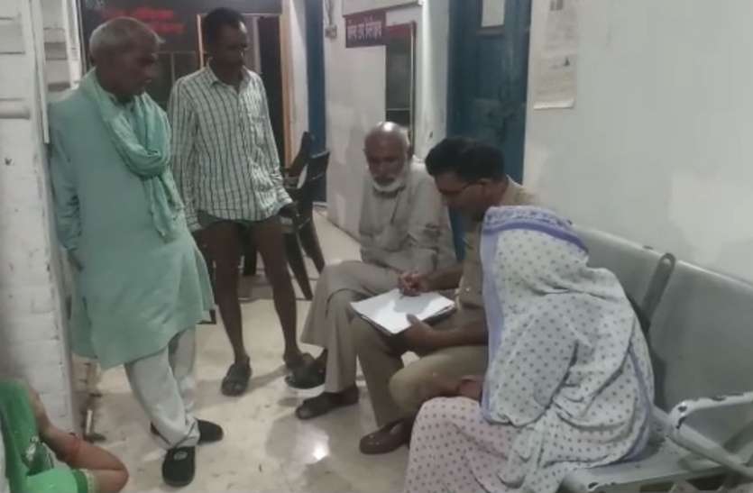 firing दो पक्षों में पथराव और फायरिंग से भगदड़, पड़ोस की महिला के साथ कर रहा थे ये काम, देखें वीडियो