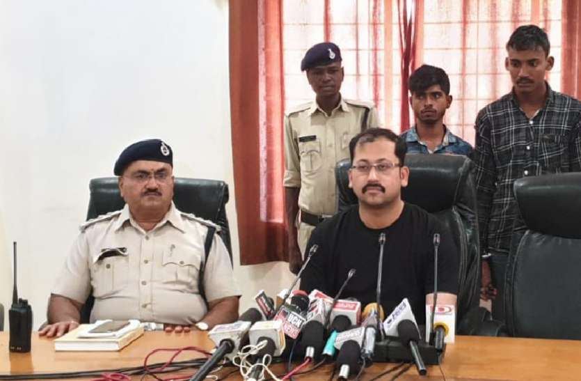 ट्रक चालक ने स्कूटी सवारों को जानबूझ कर कुचला ट्रक चालक ने स्कूटी सवारों को जानबूझ कर कुचला