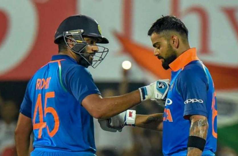 Virat Kohli and Rohit Sharma विराट कोहली के हाथ से फिसलकर रोहित शर्मा के हाथ में आ सकती है टीम इंडिया की कमान