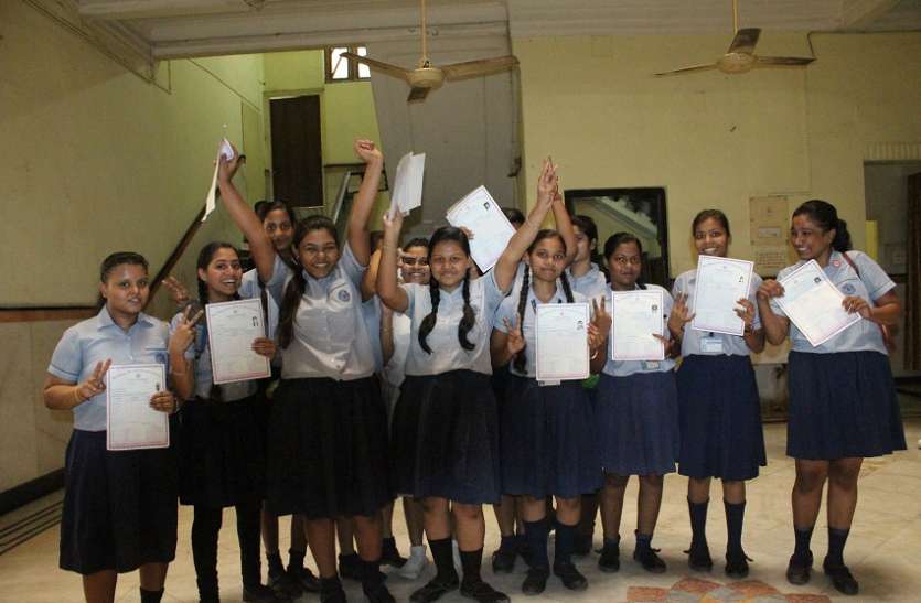 kolkata माध्यमिक परीक्षा में बजा हुगली का डंका