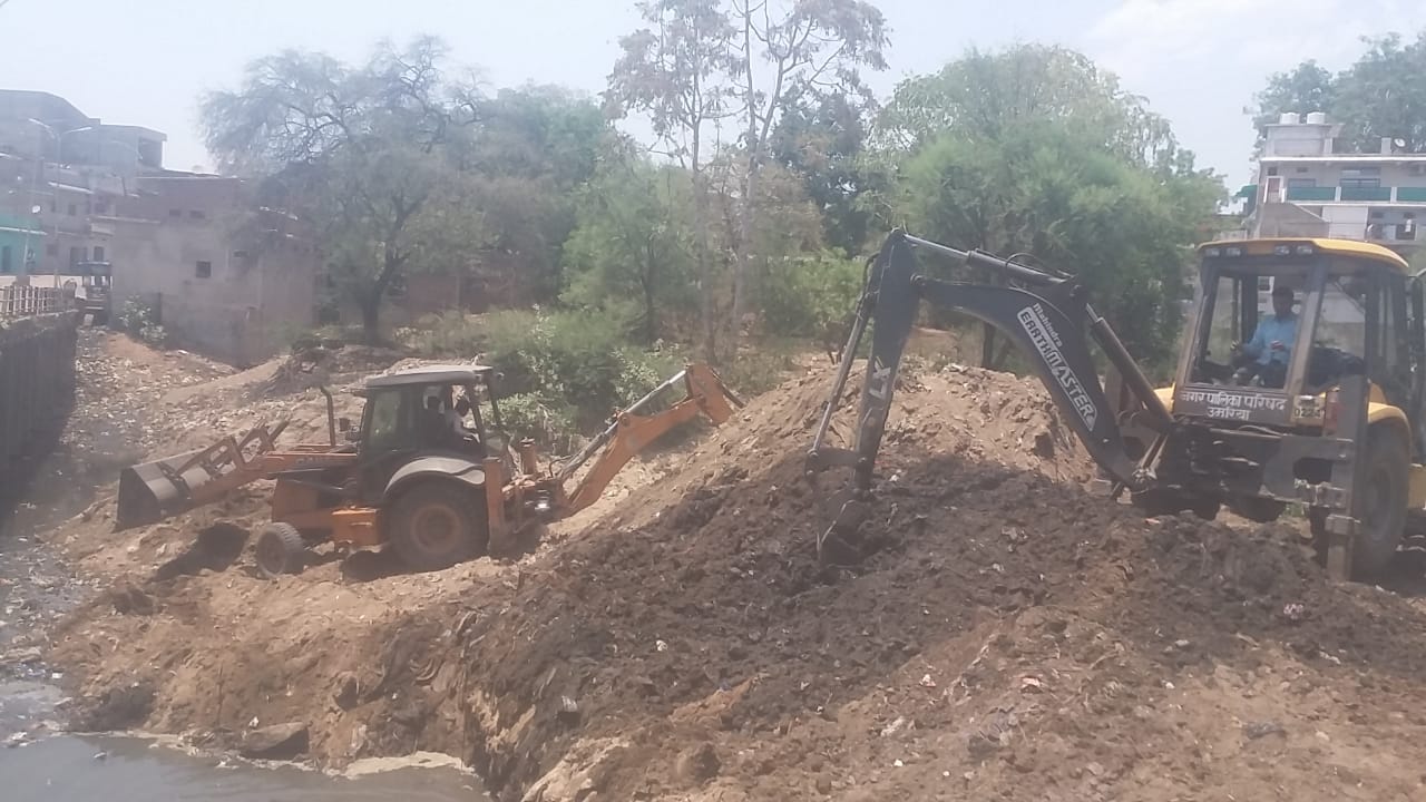 After village, efforts to conserve the water resources of the town गांव के बाद नगर के जलस्त्रोतों के संरक्षण का प्रयास