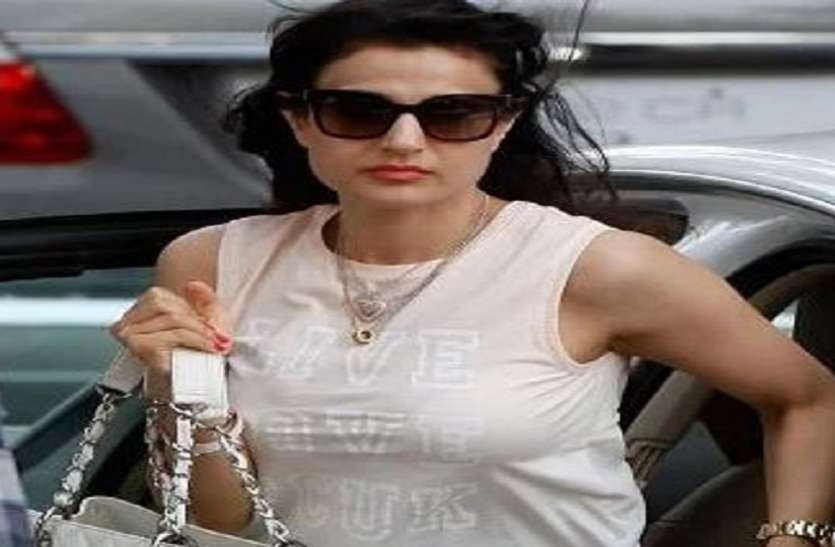 amisha patel धोखाधड़ी मामले में अभिनेत्री अमीषा पटेल को रांची कोर्ट का नोटिस, 17 जून को हाजिर हों