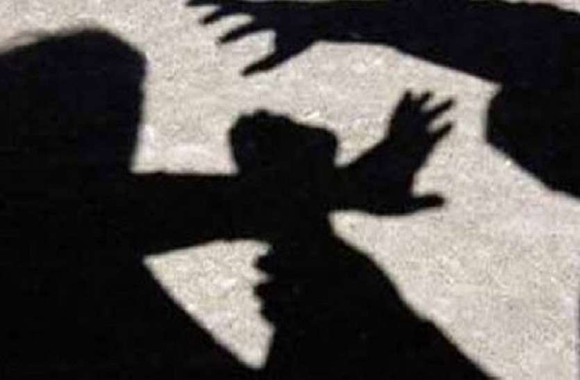 West Bengal man target chennai gang एटीएम में पैसे जमा कराने आए युवक से ३१ हजार छीने