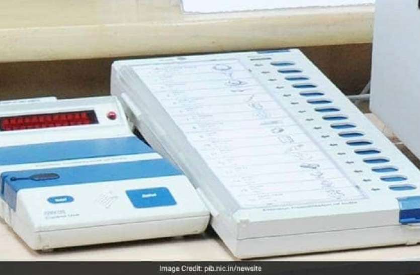 up news स्ट्रांग रूम की निगरानी कर रहे दलों के एजेंट, सता रहा गड़बड़ी का डर