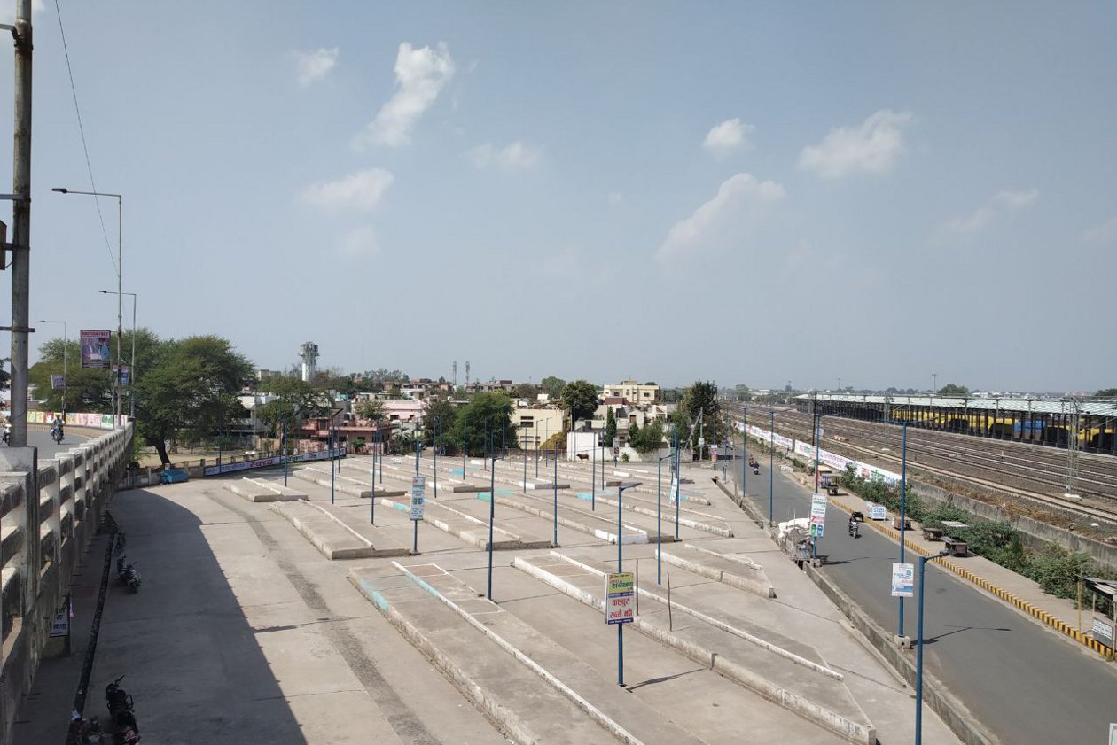 यहां दिन में बरसती है आग, फिर भी जिम्मेदार कहते हैं दुकान लगाओ यहां दिन में बरसती है आग, फिर भी जिम्मेदार कहते हैं दुकान लगाओ