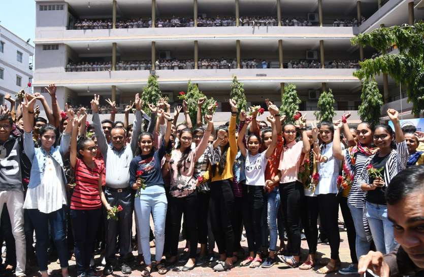 surat GSEB RESULT 2019 : सूरत समेत दक्षिण गुजरात के चार जिलों का परिणाम गिरा