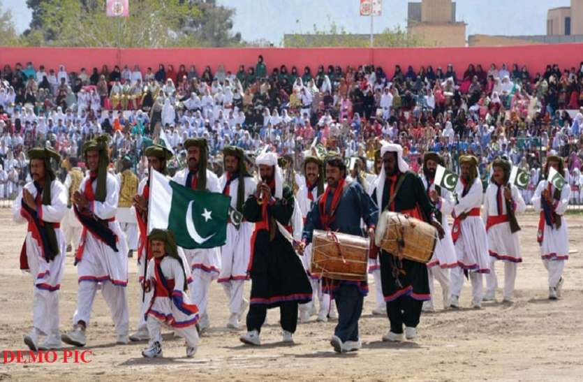people of balochistan are happy as exit polls predict victory of bjp लोकसभा चुनाव के नतीजों से पहले ही 'पाकिस्तान' के इस हिस्से में जश्न का माहौल! लोग बांट रहे मिठाइयां