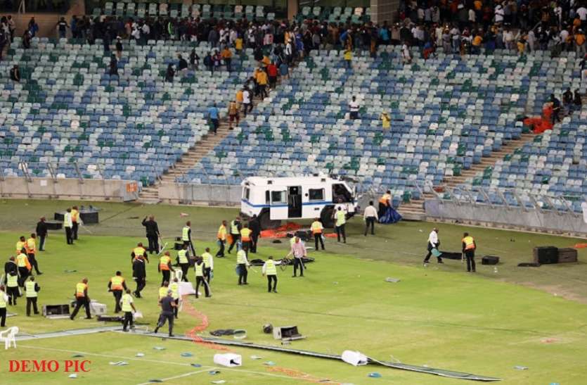 in 2011 cricket match was once delayed due to life sized tiger toy जब क्रिकेट मैच के दौरान ग्राऊंड में मच गया हड़कंप, CCTV कैमरे में नज़र आई खून जमा देने वाली चीज